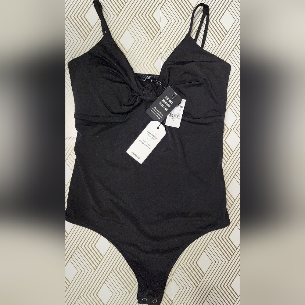 Express body Contour Compress Silky Knotted Front. Thong Bodysuit size small